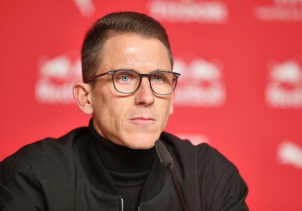 Bild vergr&ouml;&szlig;ern: Bericht: VfL Wolfsburg trennt sich von Cheftrainer Bauer