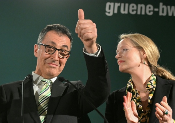 Bild vergr&ouml;&szlig;ern: Hochrechnungen: Grüne gewinnen Landtagswahl in Baden-Württemberg knapp vor CDU
