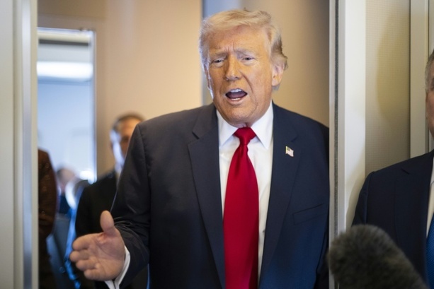 Bild vergr&ouml;&szlig;ern: Trump macht Chamenei-Nachfolge von seiner Zustimmung abhängig