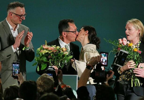 Bild vergr&ouml;&szlig;ern: Endergebnis: Grüne in Baden-Württemberg vorn - aber Sitze-Patt