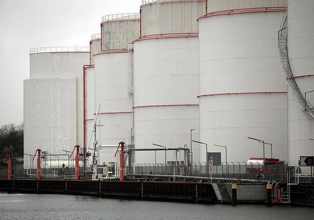 Bild vergr&ouml;&szlig;ern: Deutsche Rohöl-Importe binnen 20 Jahren um ein Drittel gesunken