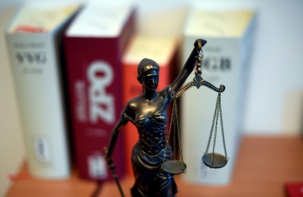 Bild vergr&ouml;&szlig;ern: Fünf Millionen Euro Schaden: 68-Jähriger in Mannheim wegen Betrugs angeklagt