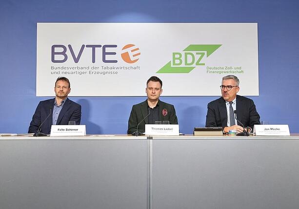 Bild vergr&ouml;&szlig;ern: Zoll und Tabakbranche warnen vor wachsendem Schwarzmarkt