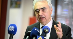 Mögliche Freigabe strategischer Ölreserven: IEA beruft Sondersitzung ein