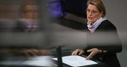 Justizministerin verspricht Terroropfern Beistand