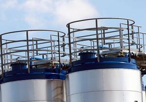 Berichte: Deutschland gibt Teil der nationalen Ölreserven frei