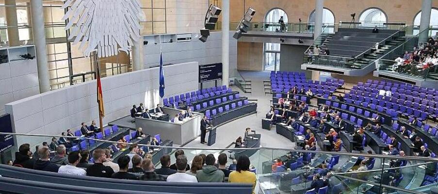 Schwarz-Rot will Abgeordnetengesetz verschärfen