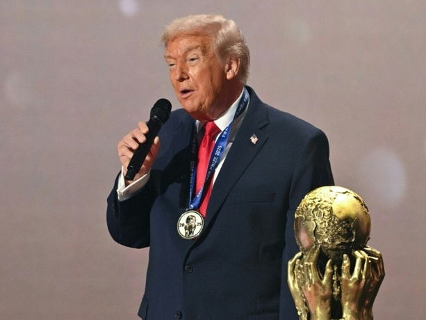 Bild vergr&ouml;&szlig;ern: Trump empfiehlt iranischem Team Verzicht auf Fußball-WM-Teilnahme