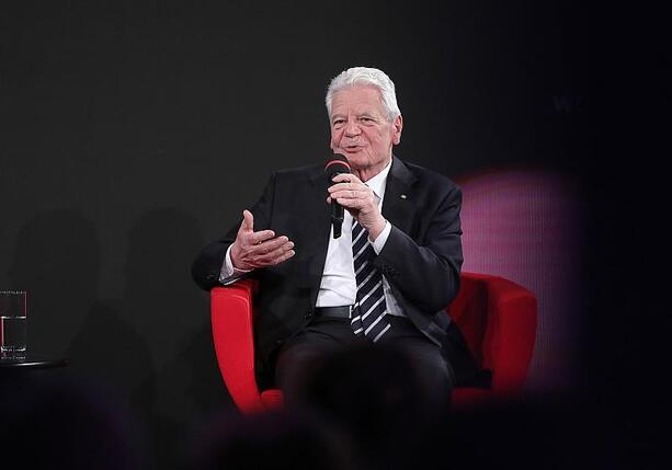 Bild vergr&ouml;&szlig;ern: Gauck warnt Medien vor Überbetonung von Missständen