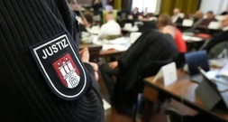 Tödlicher Beilangriff auf Nachbarn: Mann in Hamburg in Psychiatrie eingewiesen