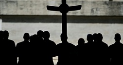 Paderborner Erzbischof Bentz bittet nach Missbrauchsstudie um Verzeihung