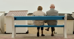 Günstigere Altersvorsorge gefordert: 100.000 Menschen unterzeichnen Petition