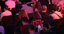 Social Media: Hubig fordert zeitnah mehr Schutz für junge Menschen