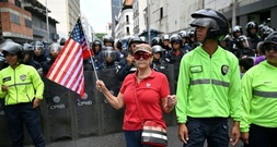 Erstmals seit sieben Jahren US-Flagge an Botschaft in Venezuela gehisst