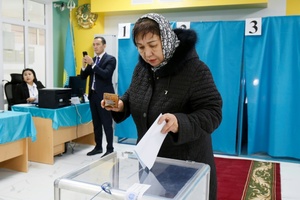 Kasachstan beschließt per Referendum neue Verfassung