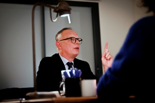 Bild vergr&ouml;&szlig;ern: Kommunalwahlen in Frankreich: Präsidentschaftskandidat Philippe in Le Havre vorn