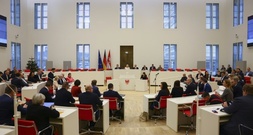 SPD und CDU in Brandenburg unterzeichnen Koalitionsvertrag