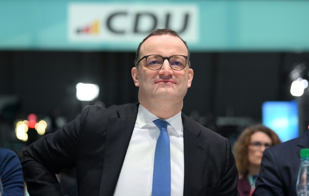 Bild vergr&ouml;&szlig;ern: Spahn warnt vor Flüchtlingskrise durch Iran-Krieg:  Mit Nachbarländern reden