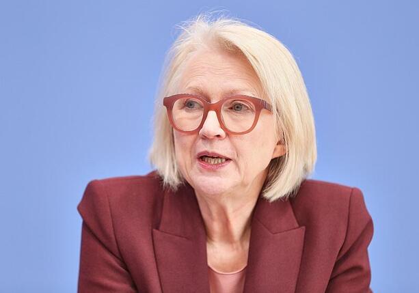 Bild vergr&ouml;&szlig;ern: Schnitzer widerspricht Regierung bei Commerzbank