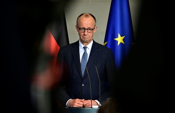 Bild vergr&ouml;&szlig;ern: Wir missbilligen das: Merz fordert EVP-Chef zu Klärung in Chat-Affäre auf