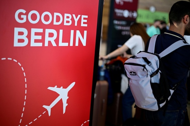 Bild vergr&ouml;&szlig;ern: Warnstreik von Verdi: Keine Passagierflüge vom Berliner Flughafen am Mittwoch