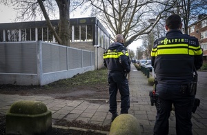 Nach Angriff auf jüdische Schule: Amsterdamer Polizei verbreitet Bilder von Verdächtigen