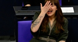 Debatte um Sondervermögen: Reichinnek attackiert Grüne