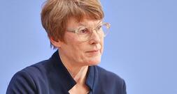 Wirtschaftsweise Grimm warnt vor Tankrabatt