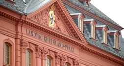 Vier Tage vor Landtagswahl in Rheinland-Pfalz: Enges Rennen zwischen CDU und SPD