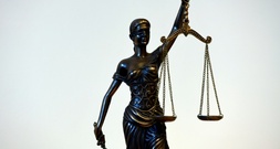 Urteil: Abtreibungsgegner in Aachen dürfen gegenüber von Frauenarztpraxis beten