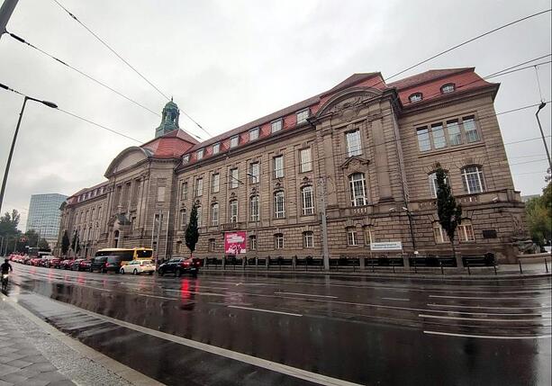 Bild vergr&ouml;&szlig;ern: Mitarbeiter im BMWE sollen Erklärungen unterschreiben