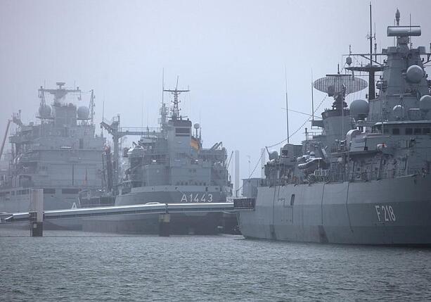 Bild vergr&ouml;&szlig;ern: Bundesregierung hält sich bei Straße von Hormus alle Optionen offen