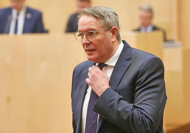 Bild vergr&ouml;&szlig;ern: Schweitzer will USA bei Ramstein-Nutzung nicht einschränken