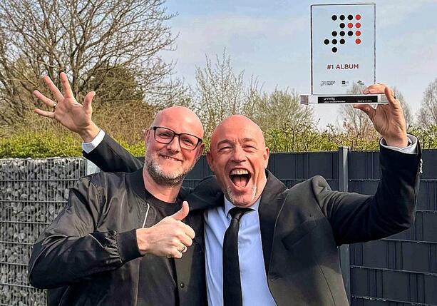 Bild vergr&ouml;&szlig;ern: Unheilig auf Platz eins der Charts - Bester Start seit Jahren