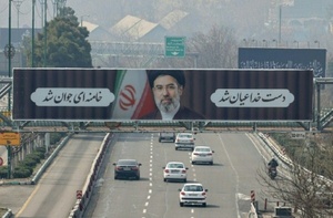 Chamenei zeigt sich im Iran-Krieg siegesgewiss - Medien: USA schicken weitere Soldaten