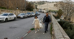 Einschlag von Geschoss im jüdischen Viertel der Altstadt von Jerusalem