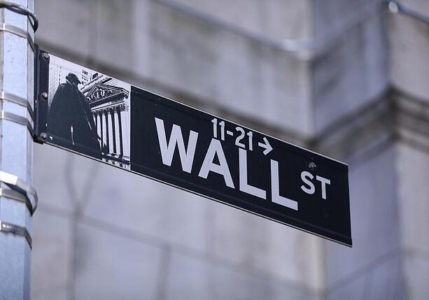 Bild vergr&ouml;&szlig;ern: US-Börsen vor Wochenende auf Tauchstation - Nasdaq superschwach