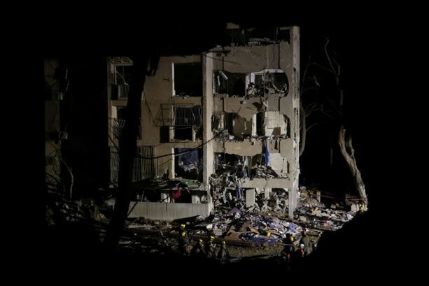 Bild vergr&ouml;&szlig;ern: Mehr als 100 Verletzte bei Raketenangriffen nahe israelischer Atomanlage