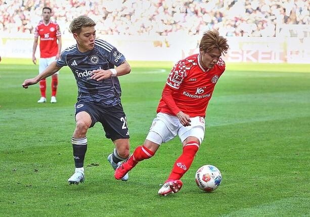 Bild vergr&ouml;&szlig;ern: 1. Bundesliga: Mainz gewinnt spät gegen Frankfurt