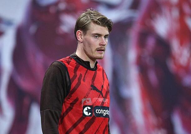 Bild vergr&ouml;&szlig;ern: 1. Bundesliga: Freiburg dreht Spiel gegen St. Pauli