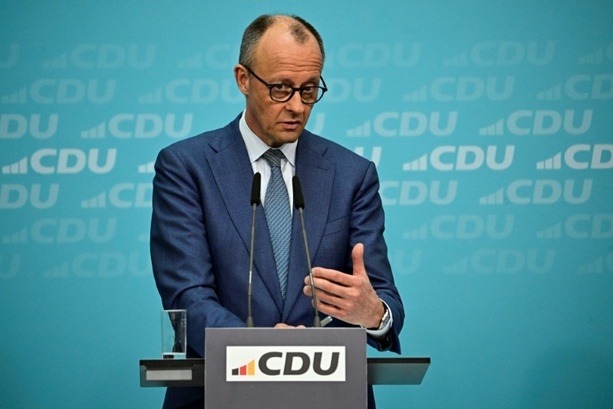 Bild vergr&ouml;&szlig;ern: Merz dankbar für Vertagung von Trumps Plänen zu Angriffen auf iranische Kraftwerke