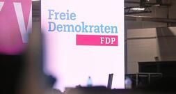 Strack-Zimmermann sucht Partner für FDP-Doppelspitze