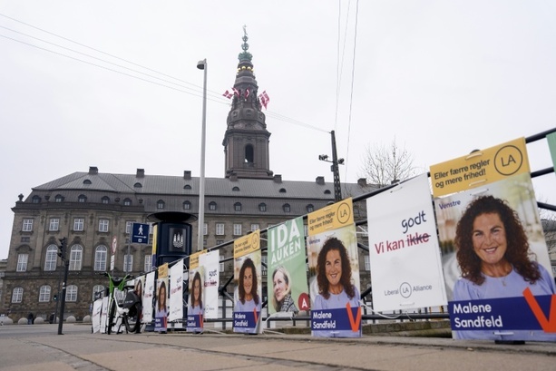 Bild vergr&ouml;&szlig;ern: Prognosen: Sozialdemokraten stärkste Kraft bei Wahl in Dänemark - aber keine Mehrheit