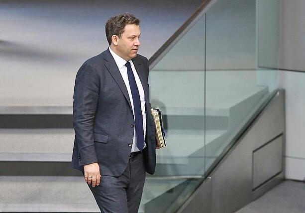 Bild vergr&ouml;&szlig;ern: Bericht: Klingbeil will Ehegattensplitting abschaffen