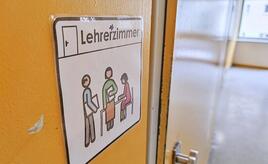 Ökonomen und Politiker wollen weniger Verbeamtungen von Lehrern