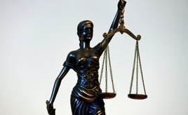 Gericht: Pauschale Regelung zu Freistellung nach Kündigung ist unwirksam