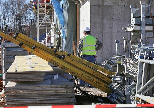 Bild vergr&ouml;&szlig;ern: Baugewerkschaft erwartet neuen Wohnungsbau-Tiefpunkt