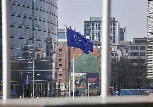 Bild vergr&ouml;&szlig;ern: CDU/CSU-Entwurf: EU-Beitragszahlungen an Bürokratieabbau knüpfen