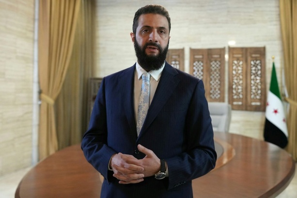 Bild vergr&ouml;&szlig;ern: Syriens Übergangspräsident al-Scharaa kommt am Montag nach Berlin