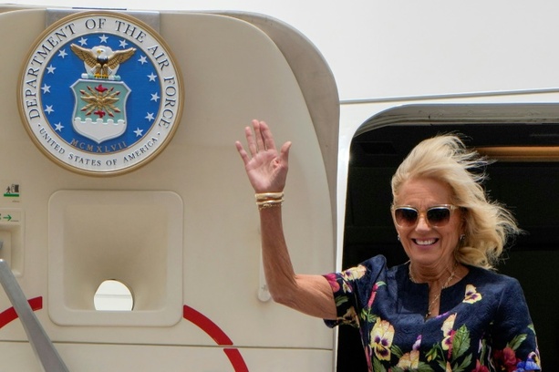 Bild vergr&ouml;&szlig;ern: Für Schutz von Jill Biden zuständiger Secret-Service-Beamter schießt sich ins Bein
